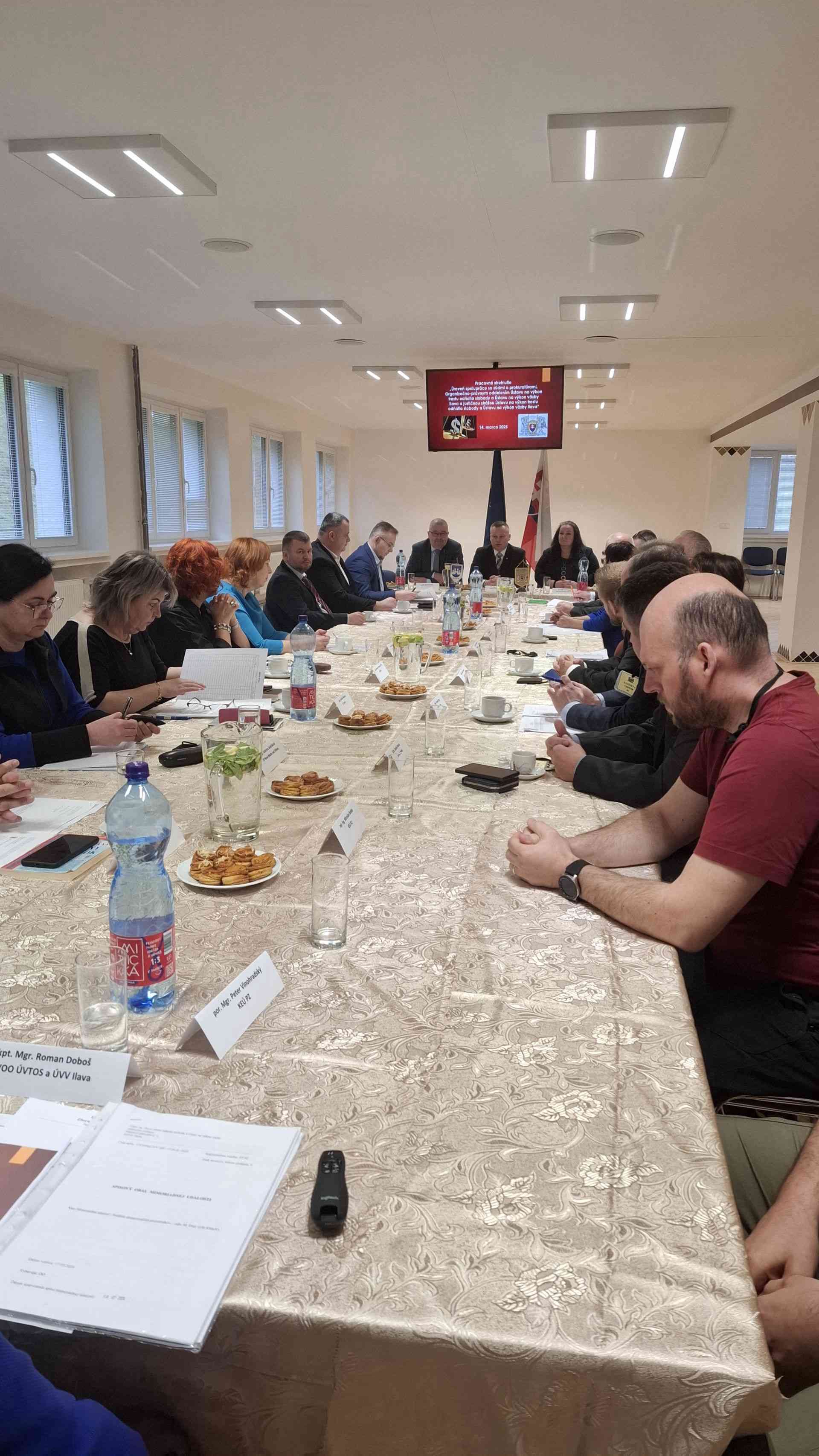 Fotografia článku Vyhodnotenie spolupráce so súdmi a prokuratúrami s výbušným záverom 