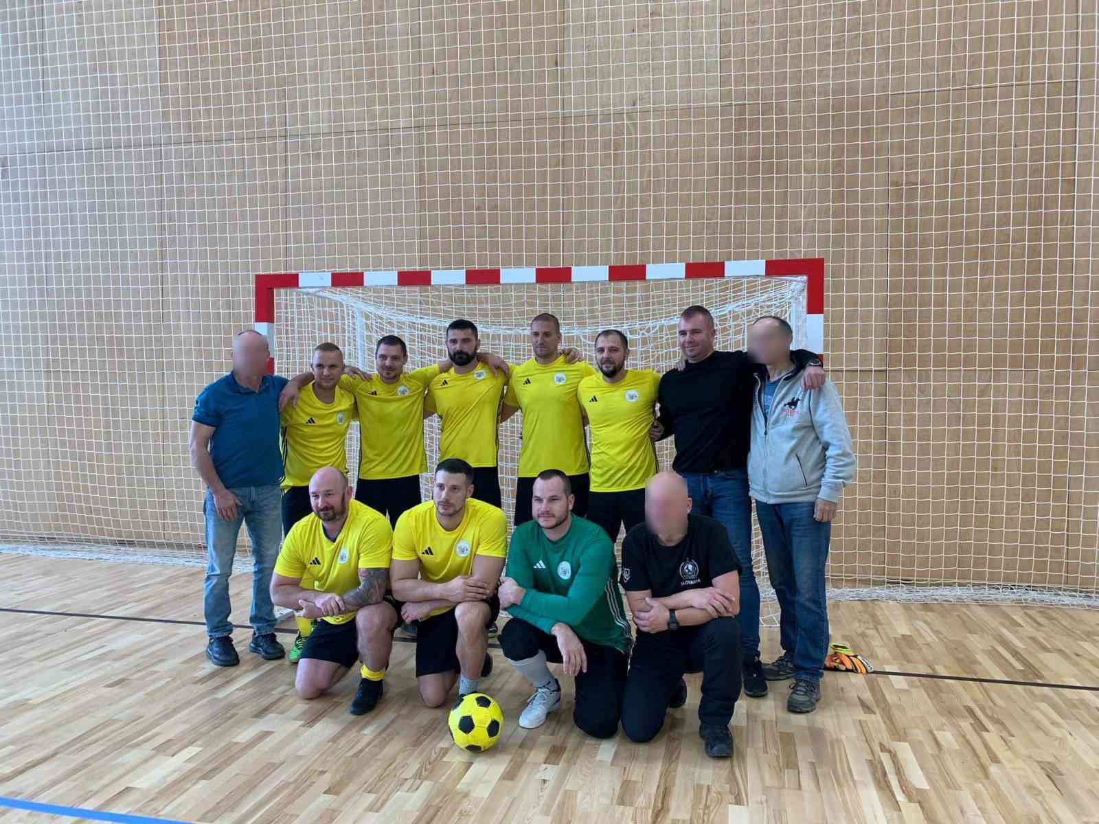 Fotografia článku Príslušníci z ÚVTOS Košice-Šaca na futbalovom turnaji v Sátoraljaújhely