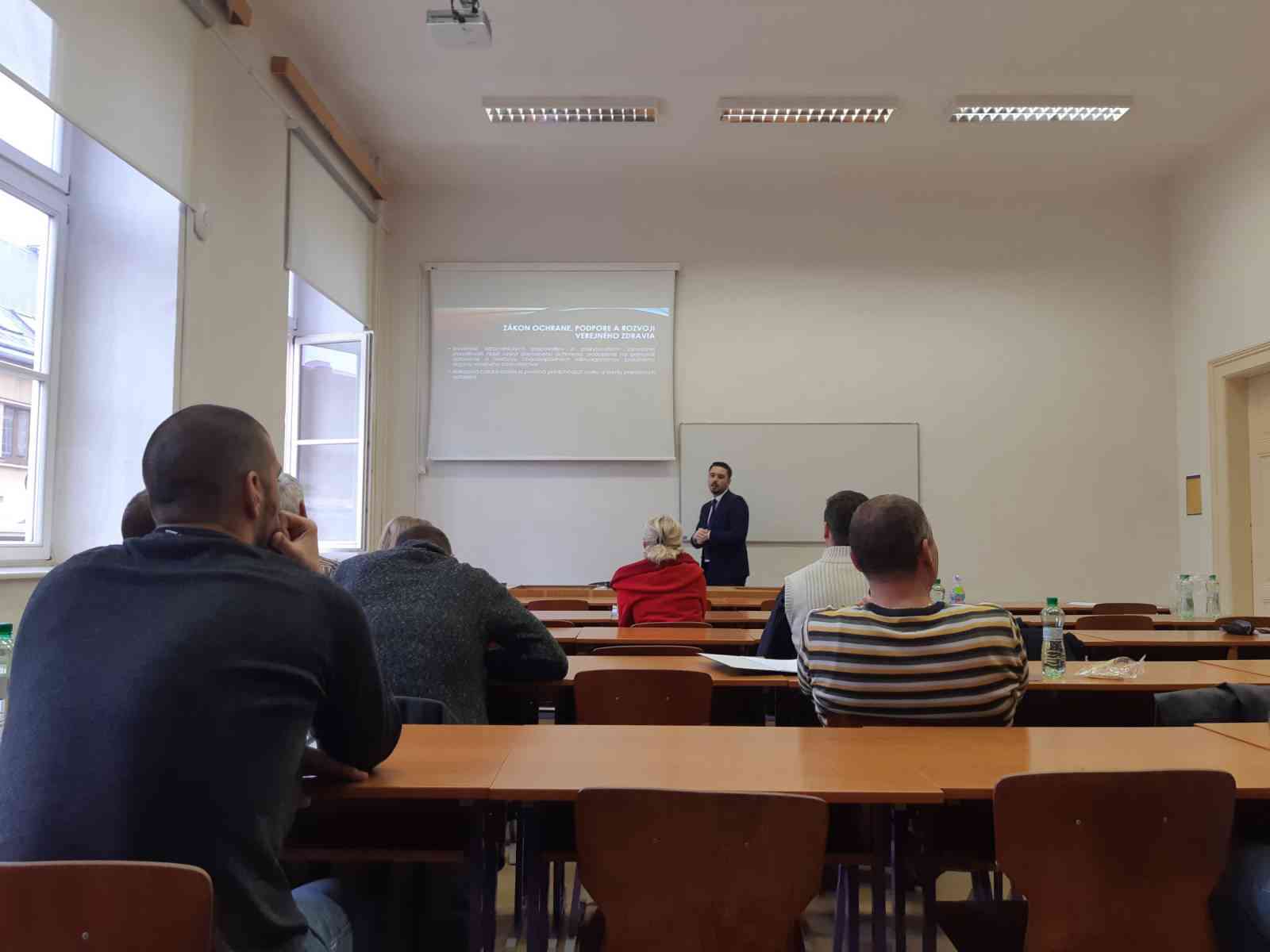 Fotografia článku Pedagógovia a sociálni pracovníci zboru si rozšírili svoje právne vedomosti