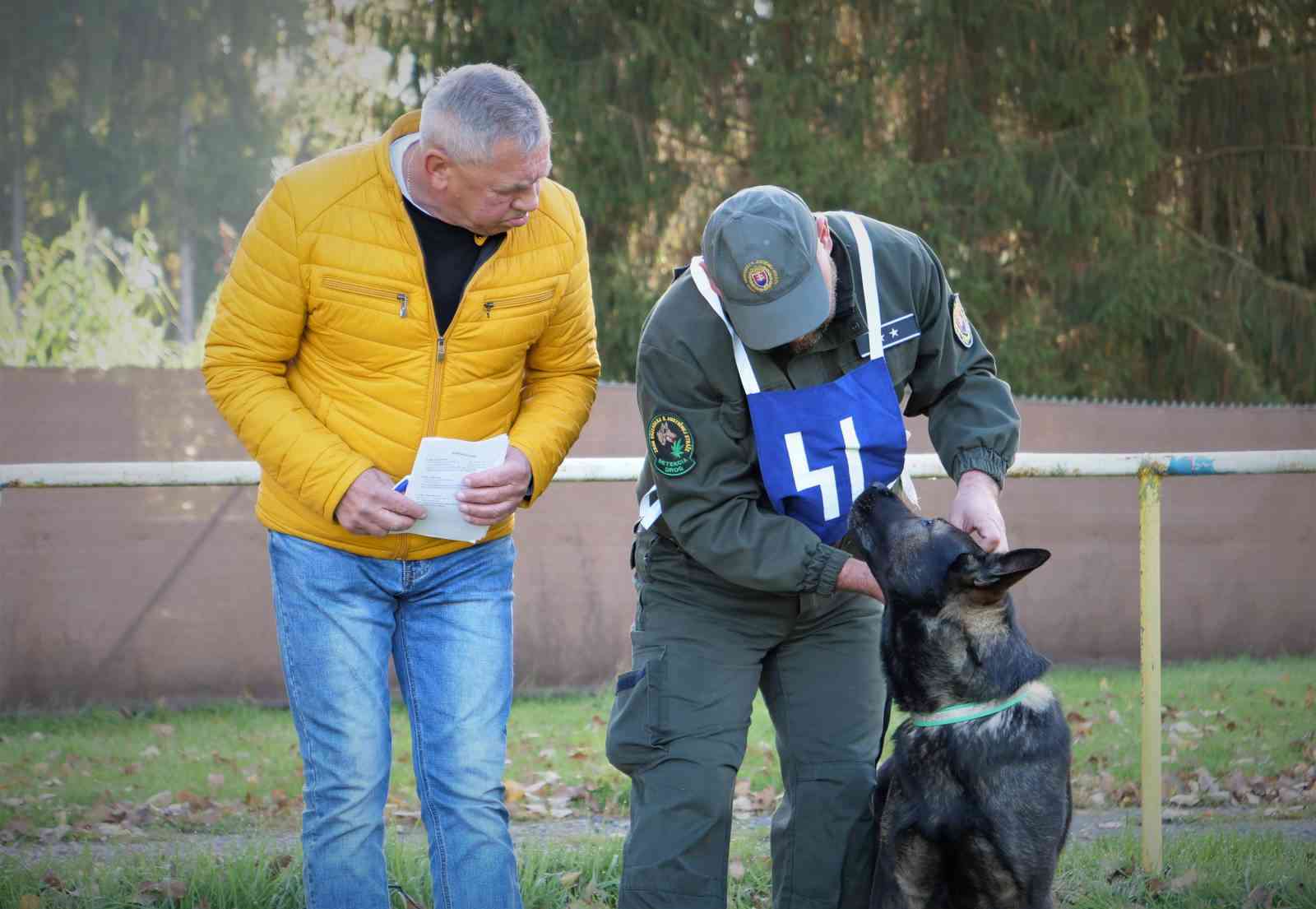 Fotografia článku Tvrdá práca kynológov nevyšla nazmar. Služobní psi sa predviedli počas bonitácie