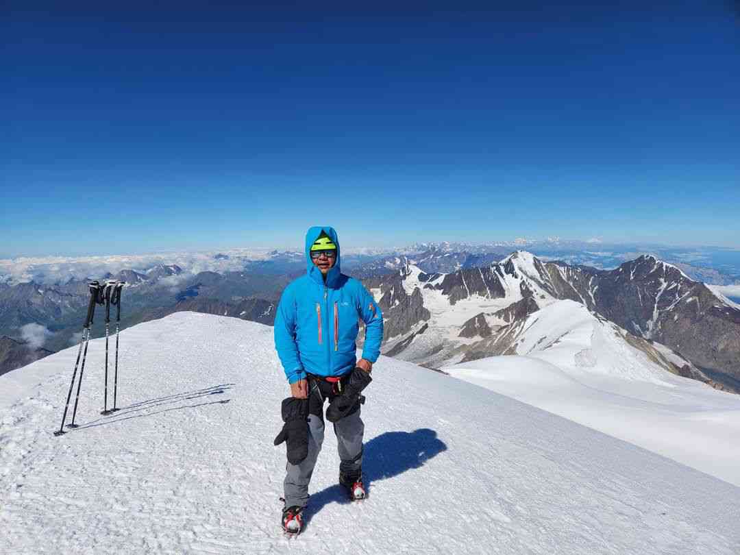 Fotografia článku Výnimočná expedícia v podaní zástupcu riaditeľa: V Gruzínsku pokoril vrch Kazbek