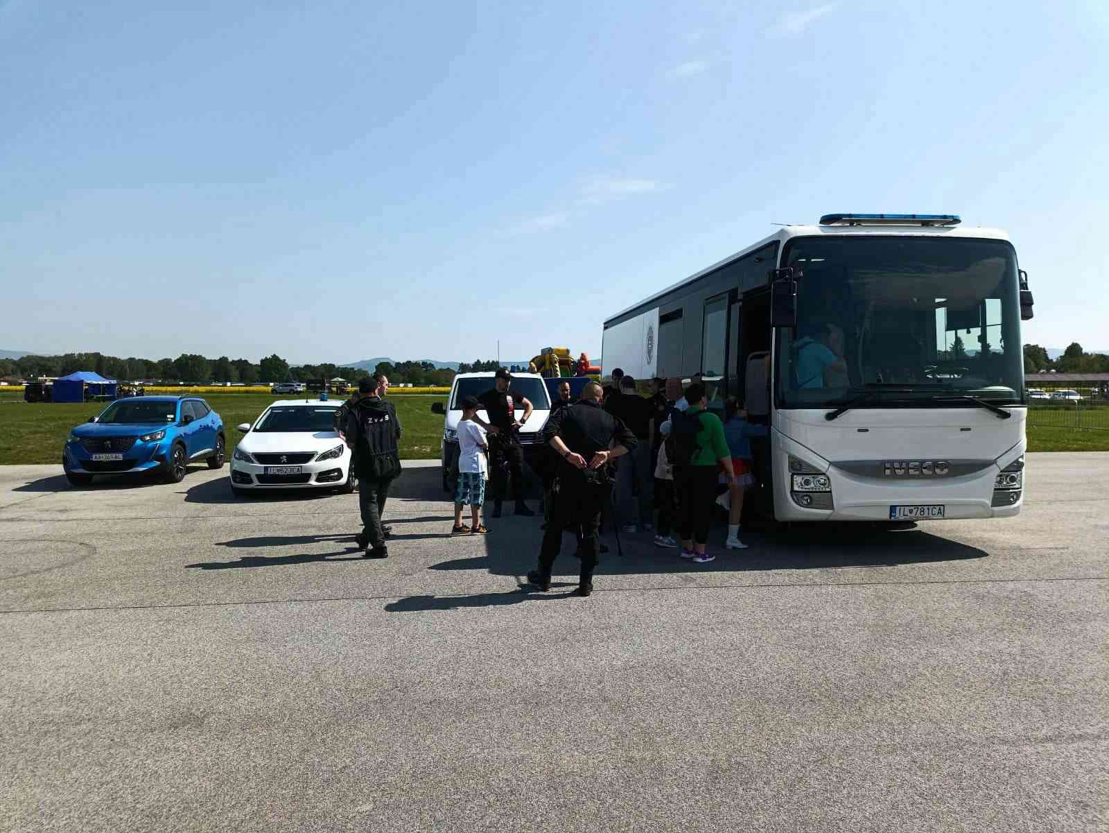 Fotografia článku  Deň detí s políciou, ozbrojenými a záchrannými zložkami