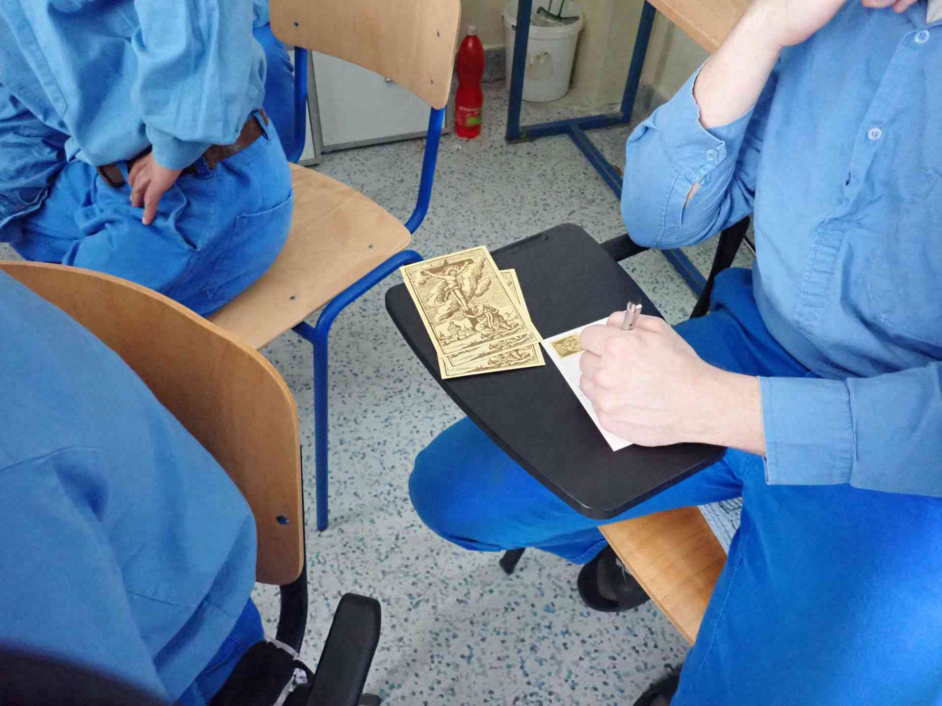 Fotografia článku Tradícia veľkonočných pohľadníc na výstupnom oddiele v Sučanoch
