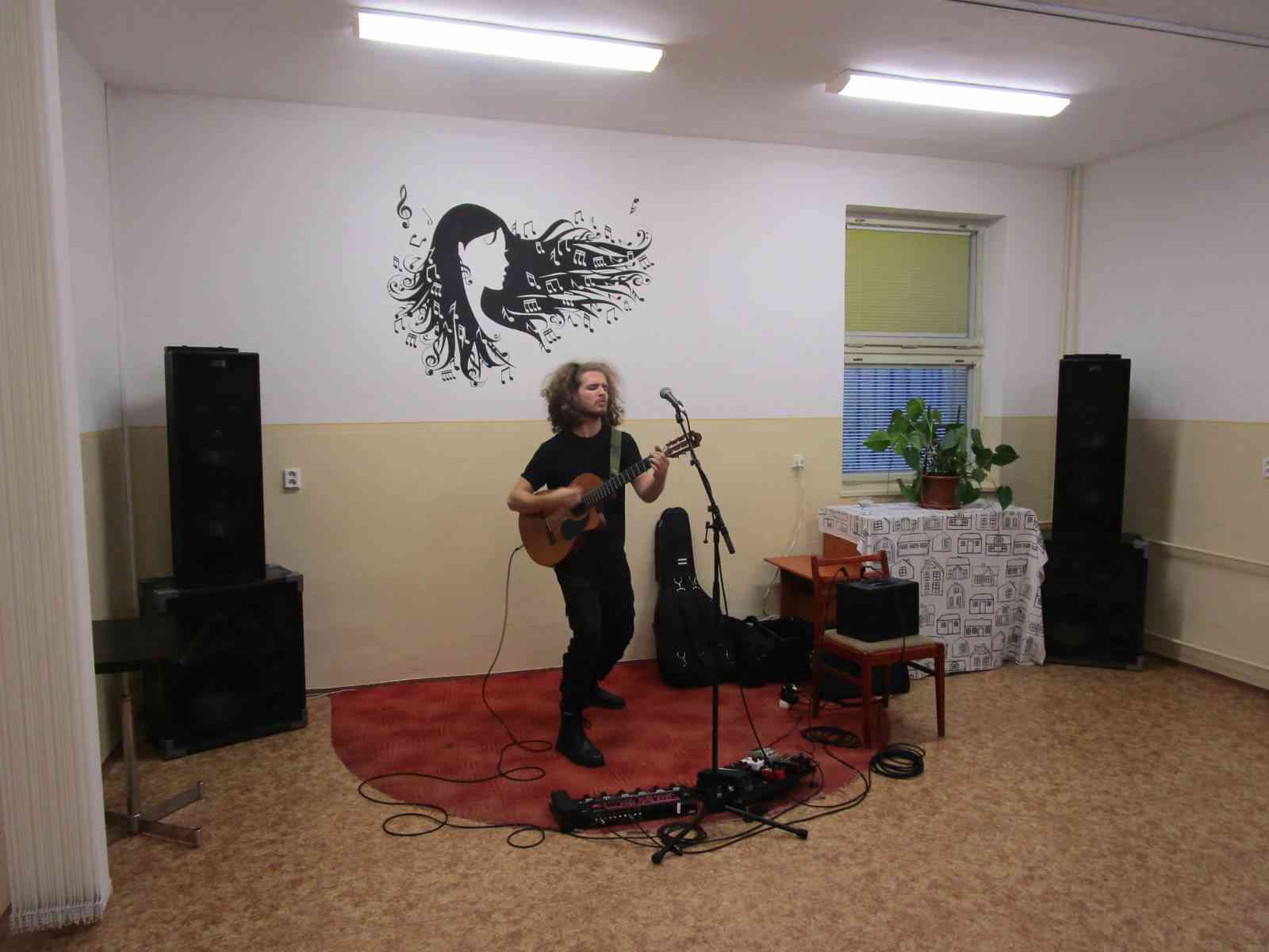 Fotografia článku Gitarový virtuóz a semifinalista SuperStar Dávid Bílek v ÚVTOS Banská Bystrica-Kráľová