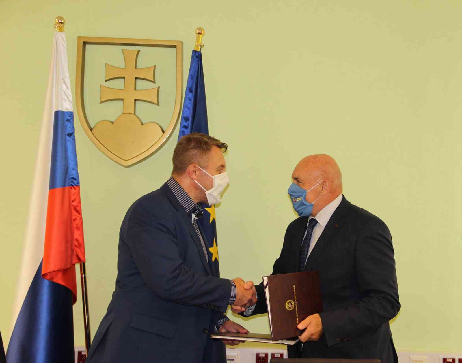 Fotografia článku Zahraničná návšteva z Českej republiky potvrdila dlhodobé dobré vzťahy. Generálni riaditelia podpísali dohodu