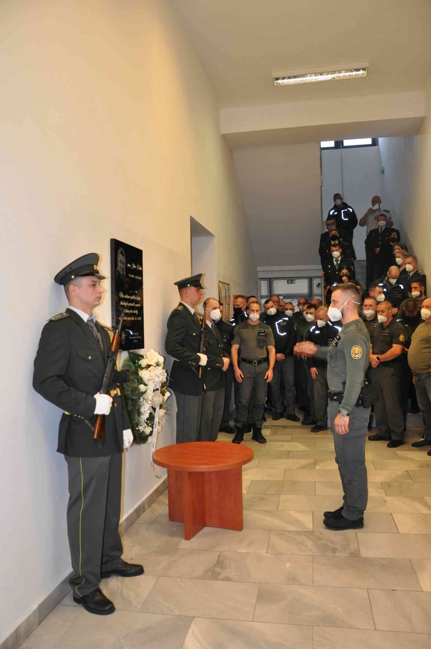 Fotografia článku Vzdanie úcty nadpráporčíkovi Júliusovi Hodúrovi 