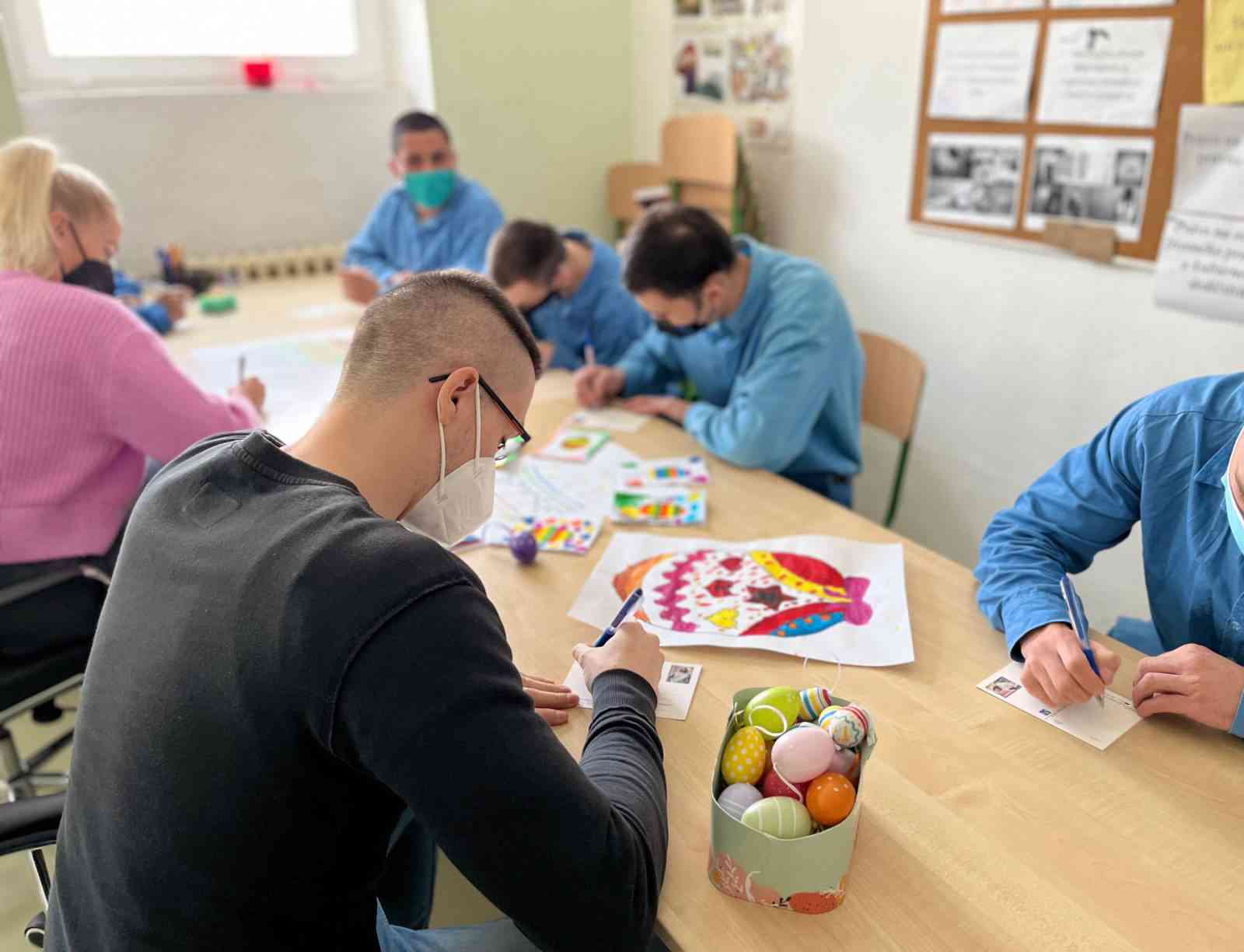 Fotografia článku Veľká noc vo výstupných oddieloch: Kraslice by odsúdení nahradili silou, slobodou a sladkosťou