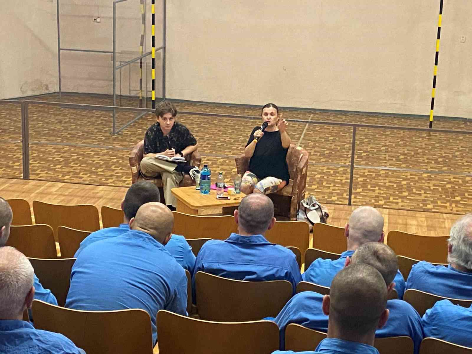 Fotografia článku „Debatka“ v Leopoldove pokračuje