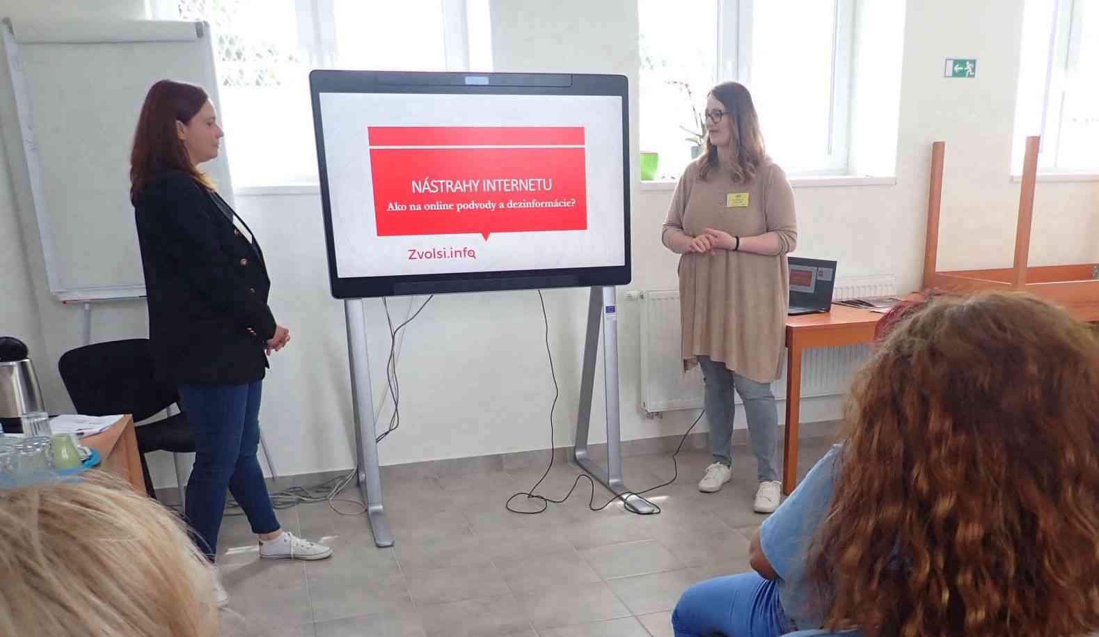 Fotografia článku Beseda s tímom Zvol si info v Sučanoch