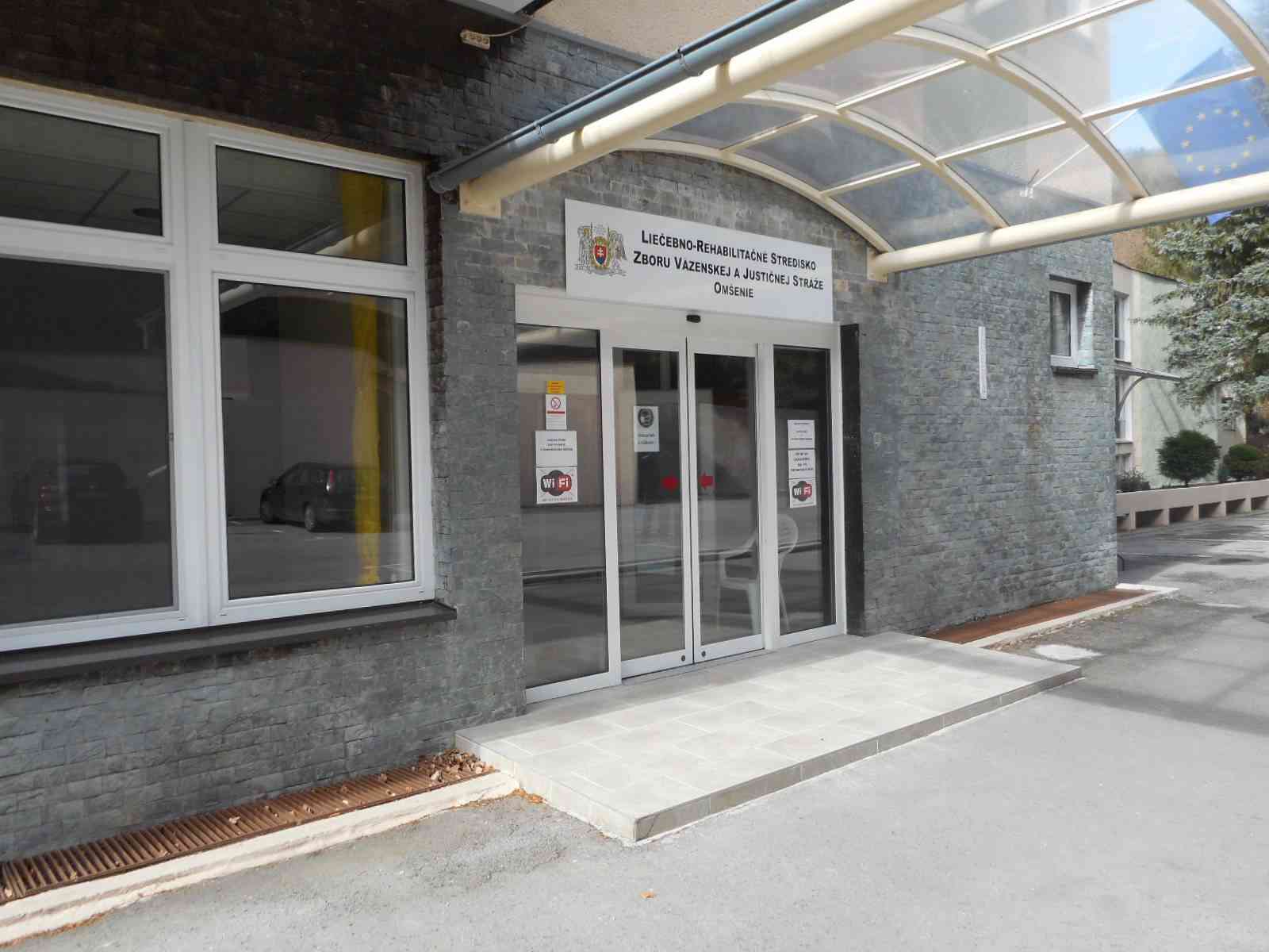 Fotografia článku Veľká radosť v Liečebno-rehabilitačnom stredisku Omšenie. Všetkých 76 repatriantov pozná už výsledky testovania na COVID-19