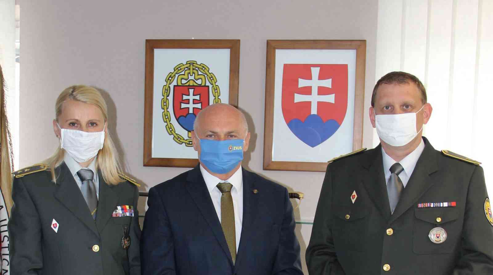 Fotografia článku Dekády vzornej práce: generálny riaditeľ udelil čestné medaily hneď dvom príslušníkom