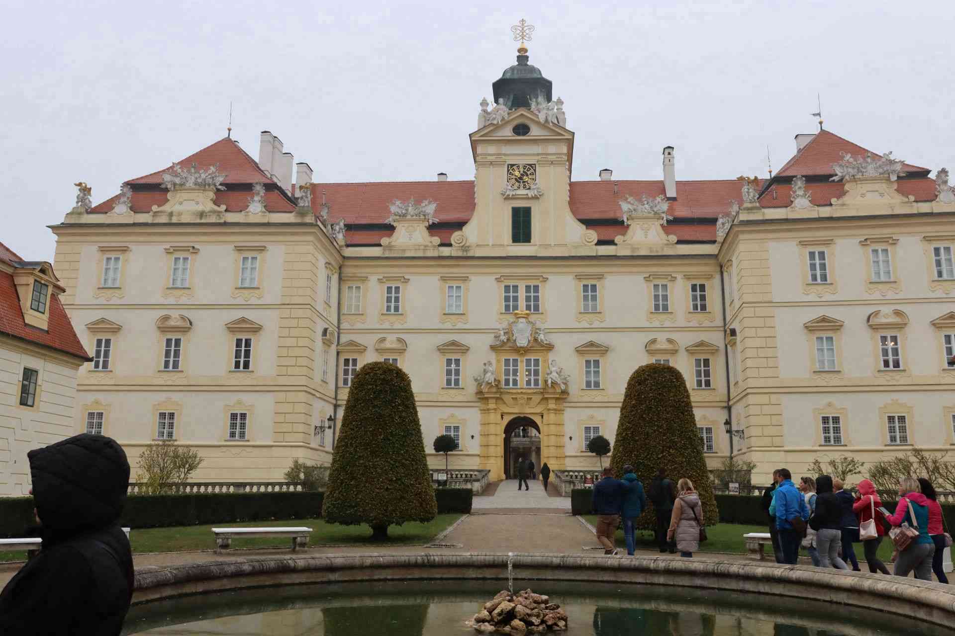 Fotografia článku Vínna cesta na Moravu organizovaná predsedníčkou ZO OZ ÚVTOS pre mladistvých v Sučanoch