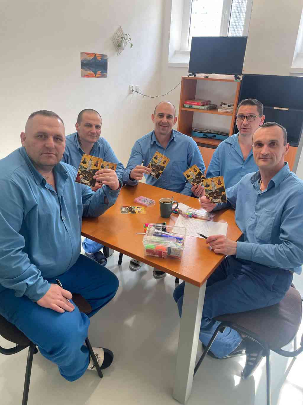 Fotografia článku Odsúdení pred Veľkou nocou dostali možnosť zhmotniť svoje myšlienky v pohľadniciach