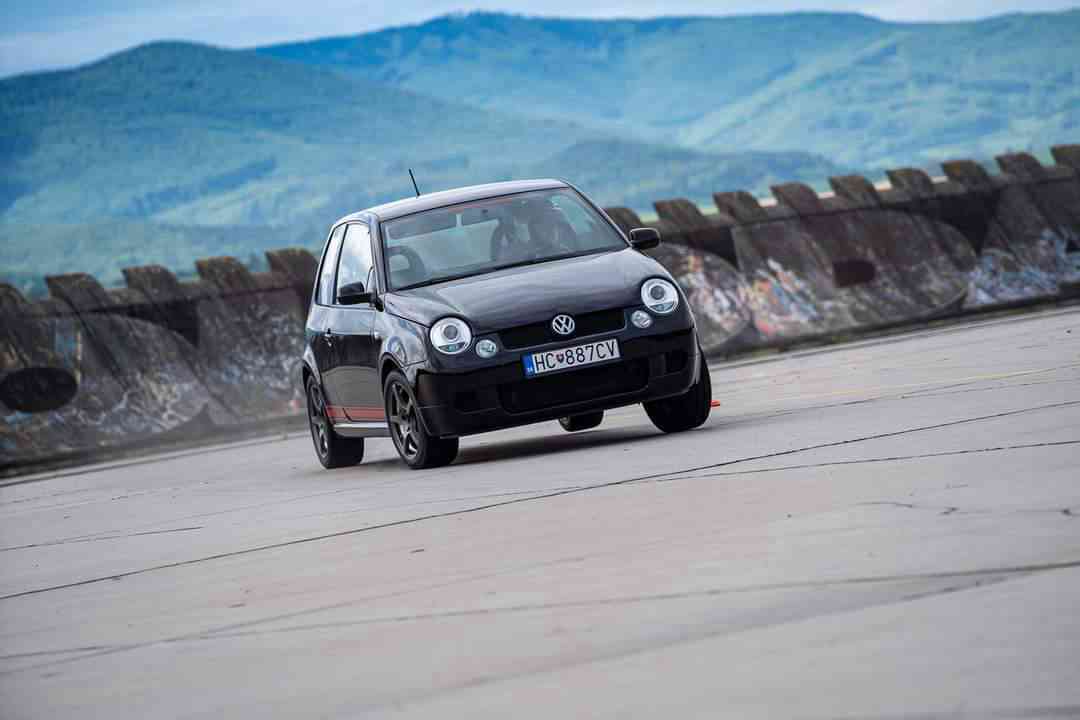 Fotografia článku Pretekár v autoslalome vodičom referentom špecialistom