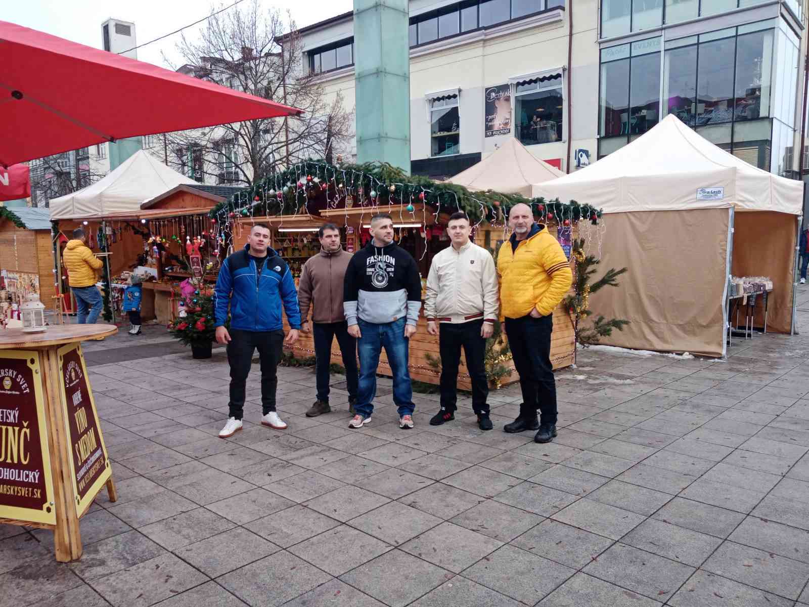 Fotografia článku Odsúdení zo Sučian trávili vianočné sviatky aj na vianočných trhoch