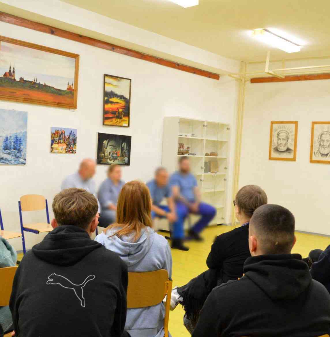 Fotografia článku Stretnutie absolventov programu „Vnímam i teba“ so študentami Strednej odbornej školy obchodu a služieb v Trnave