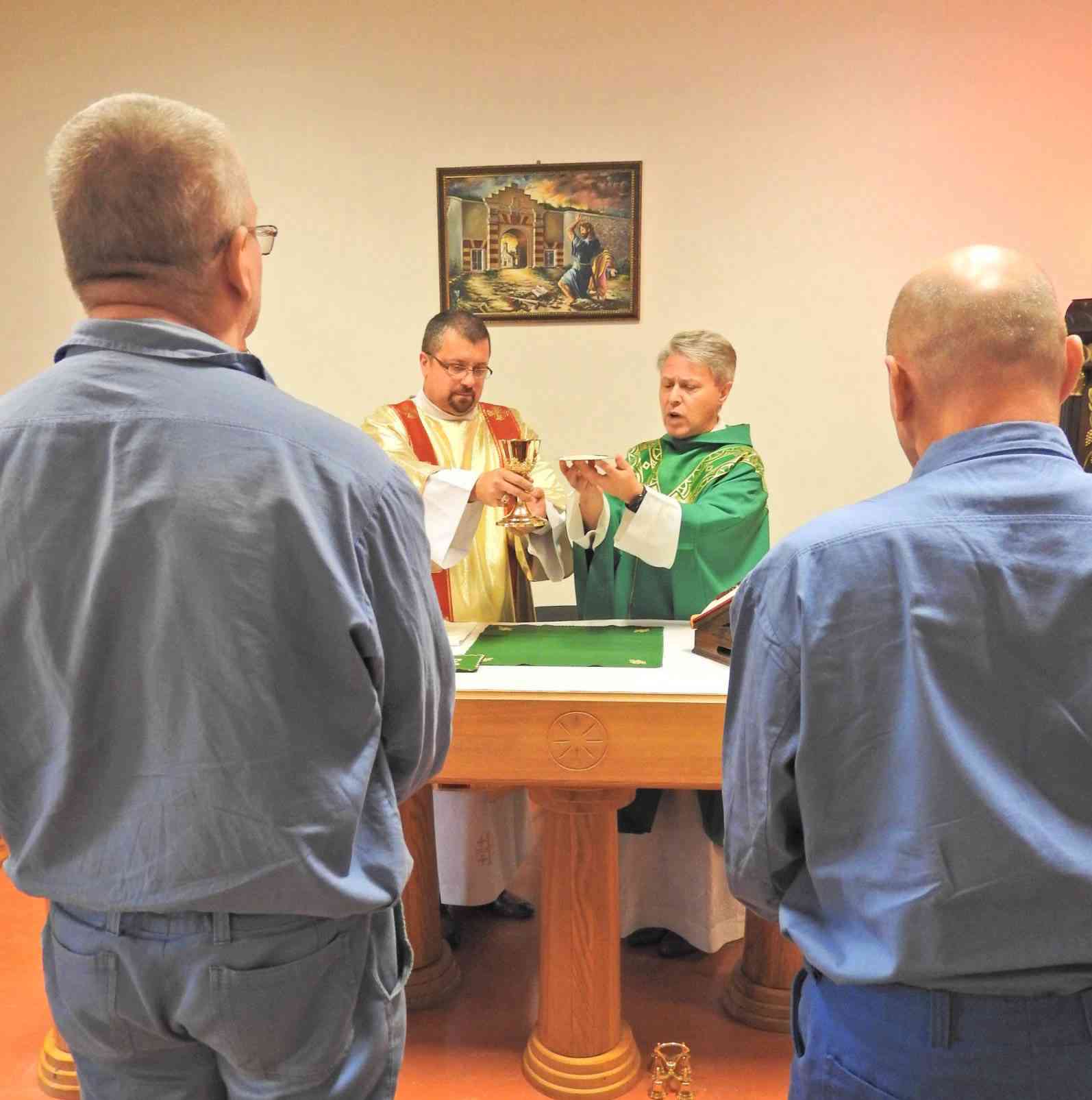 Fotografia článku Uvedenie nového správcu farnosti do úradu v ústave Leopoldov