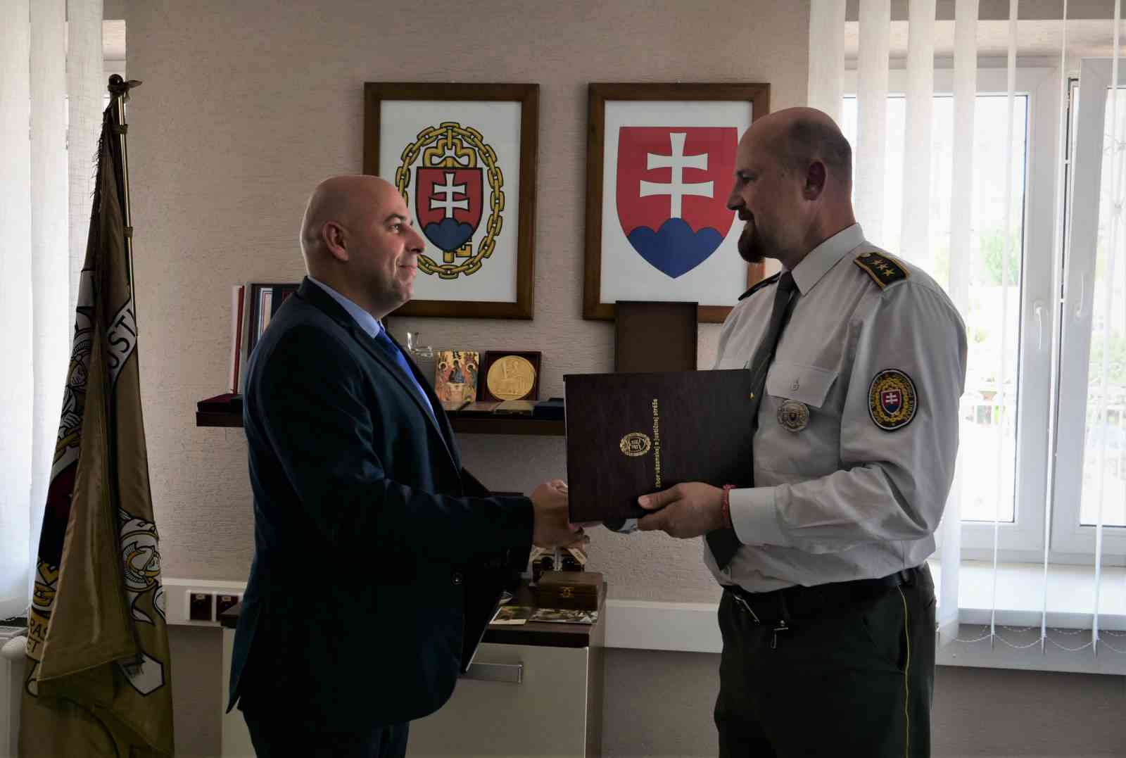 Fotografia článku Predstavitelia právnickej fakulty UMB podpísali spoluprácu so ZVJS