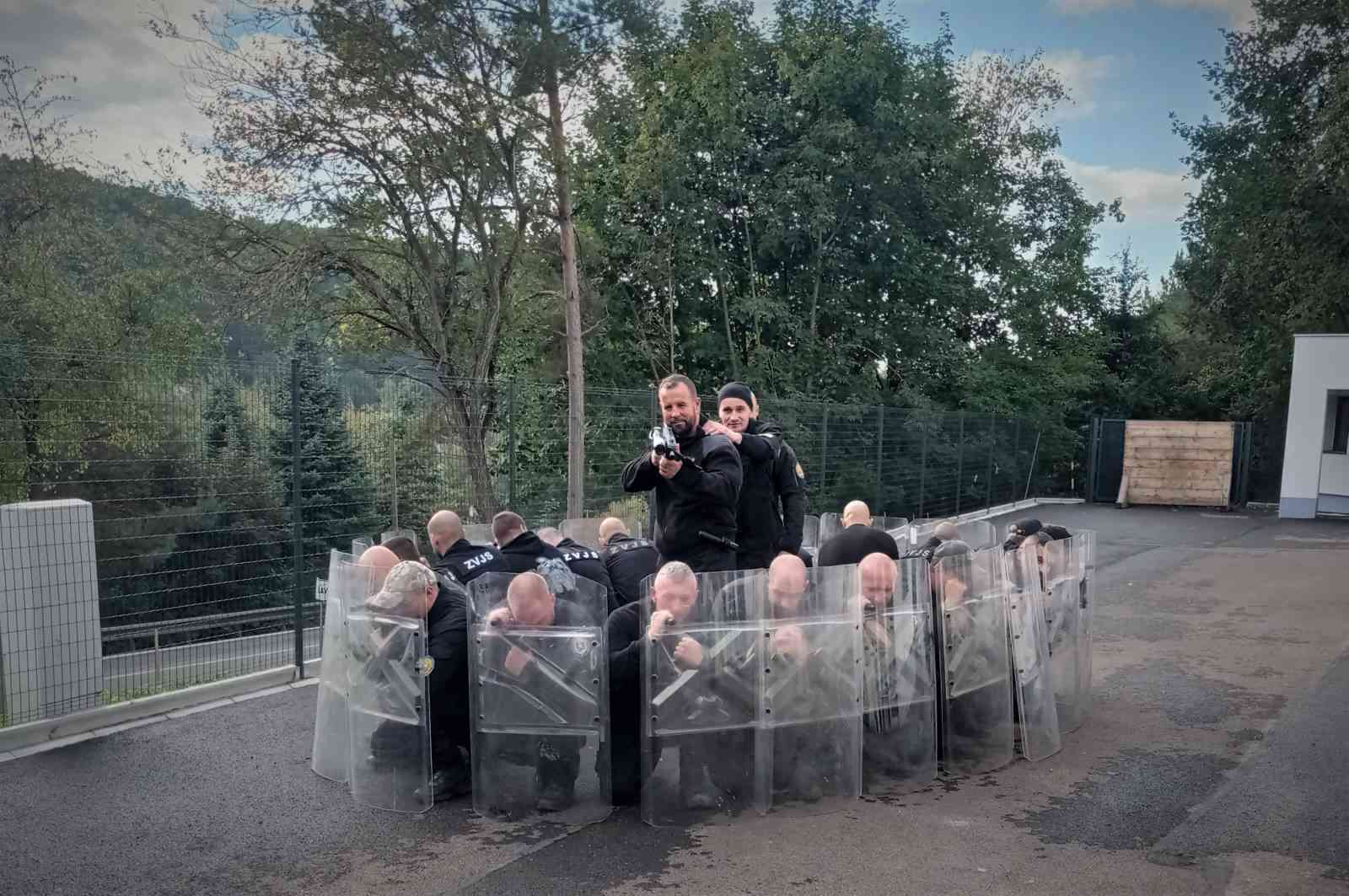 Fotografia článku Príslušníci počas štyroch dní zdokonaľovali techniky sebaobrany a poriadkovej jednotky