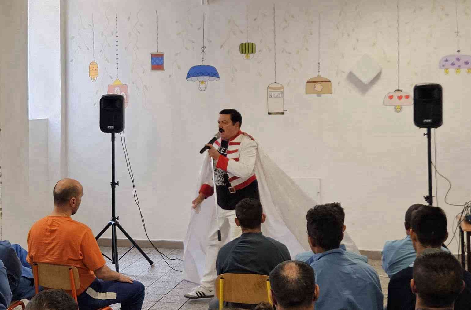 Fotografia článku Show must go on aj za mrežami: Peter Pačut a jeho koncert vo väznici